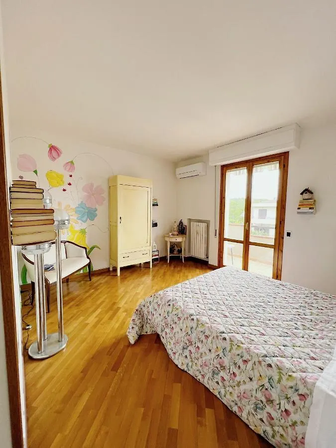 Onemorepage Family House - Un Soggiorno Da Favola Чертальдо 0*,