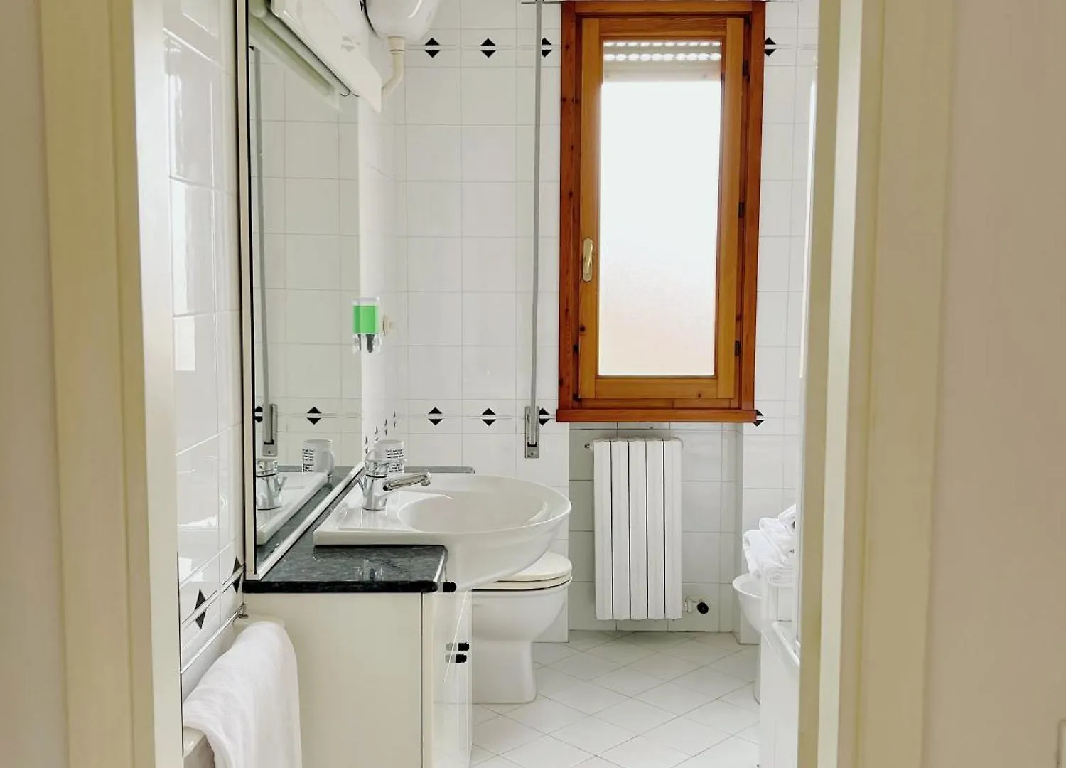 Onemorepage Family House - Un Soggiorno Da Favola Чертальдо 0*,  Италия