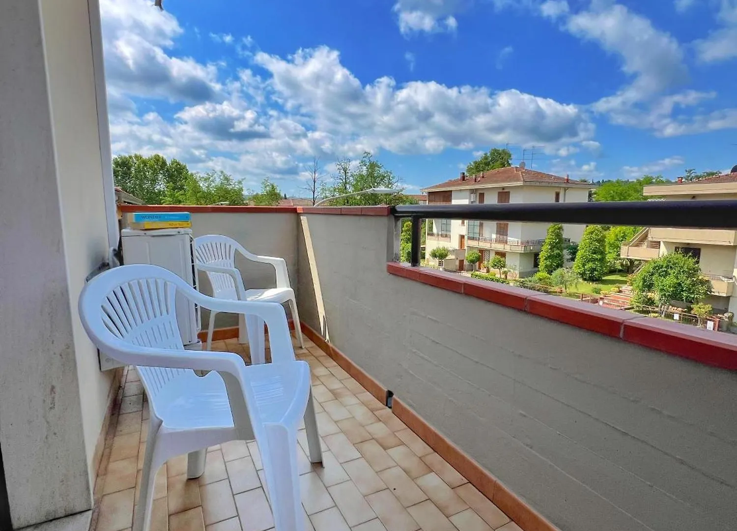Onemorepage Family House - Un Soggiorno Da Favola Чертальдо 0*,